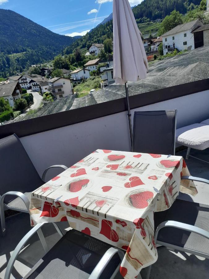Ferienwohnung Bergblick-Schlosshof Волан Екстериор снимка