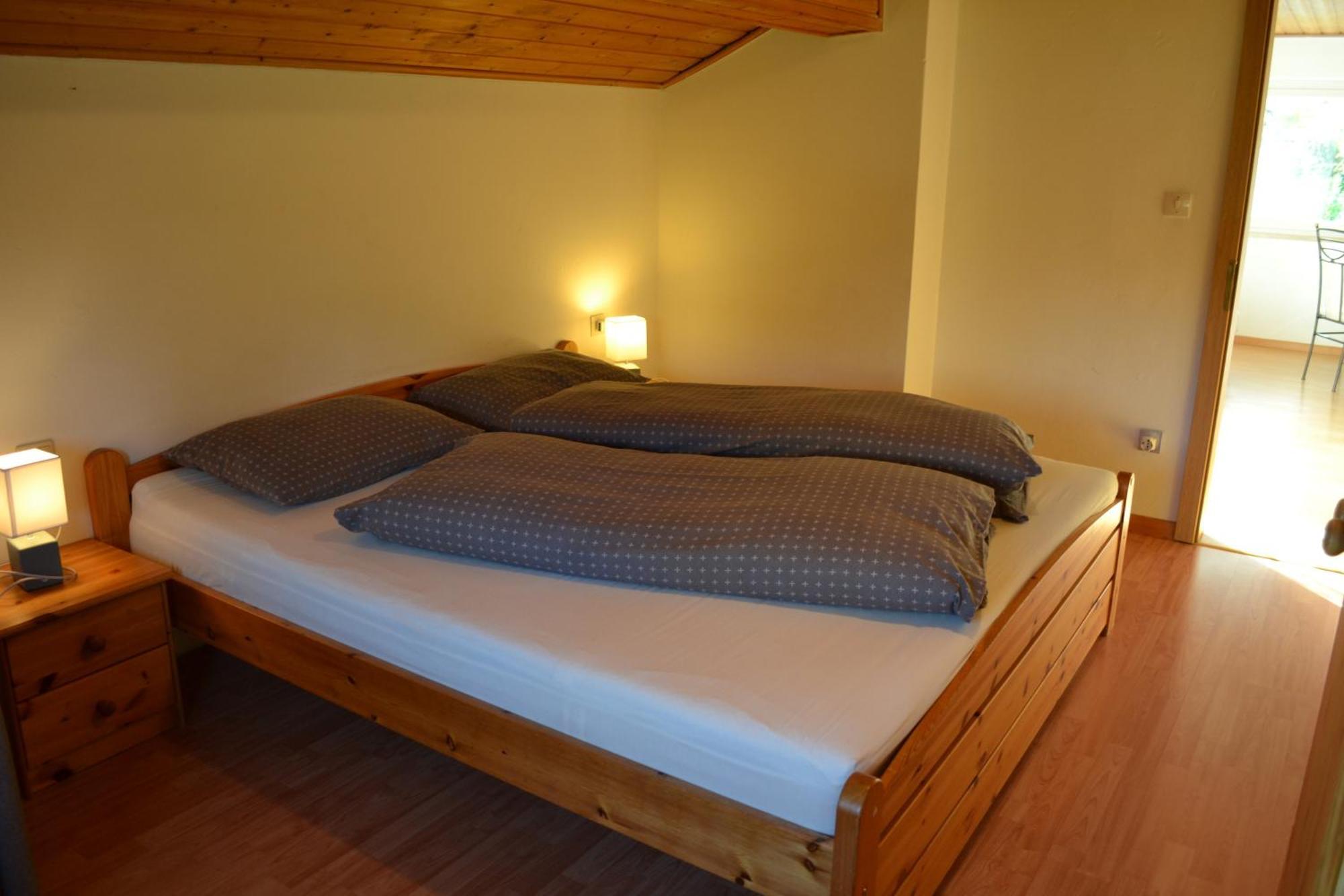 Ferienwohnung Bergblick-Schlosshof Волан Екстериор снимка